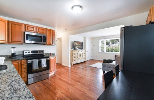 Bridgeport Apartment | Entire lovely & private first floor unit