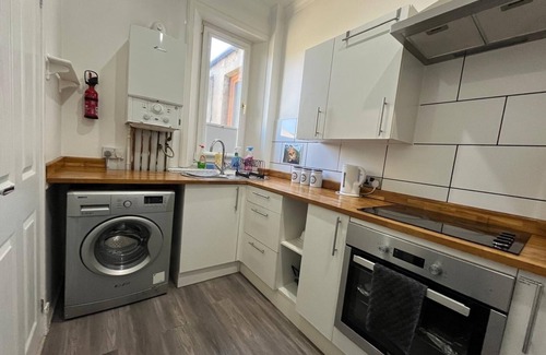 Kelty Apartment | Entire Pet Friendly Apartment- Self Check In/Out