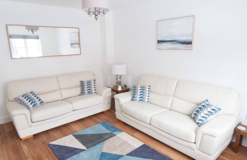 Ashbourne House | Entire property with 4 bedrooms in the Peak District - Lysander House