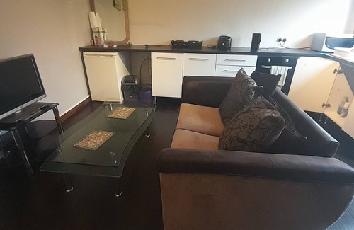 Bournemouth Cabin | Entire Spacious Cabin with Private Garden