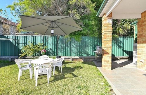 Bexley North House | Entire Two Storey House 4/5BR Close to Train Station Airport and Sydney CBD