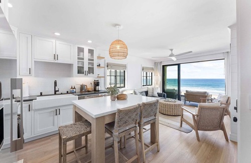 Mission Beach House | Entire Upper Oceanfront Masterpiece with Rooftop