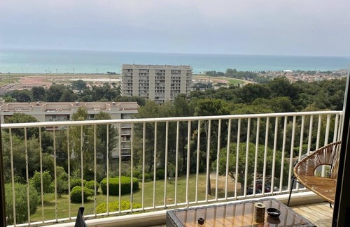 Bastide Giraud Apartment | Entre Ciel et Mer : Évasion à Cagnes-sur-mer Avec Terrasse Panoramique
