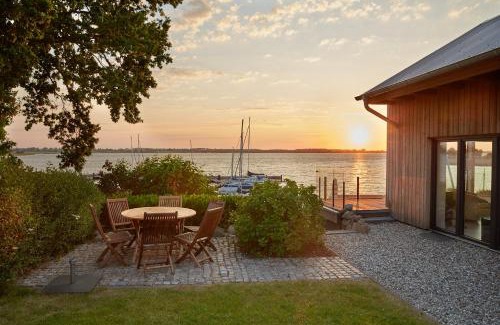 Stexwig House | Entspannt Urlauben am Wasser Ferienhaus "Schuppen 23" für bis zu vier Personen!