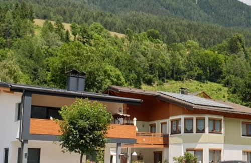 Flattach Apartment | Enzian - Apartment house Zraunig