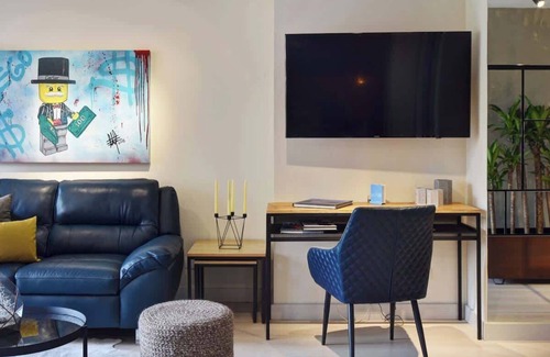 La Florida Apartment | |EP| Modern Provenza Apt w/Balcony, Stylish Design