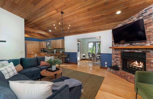 Wolf Laurel House | Epic Home Sleeps 20-Basketball Court-Hot Tub-Sauna