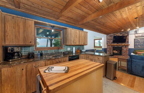 Wolf Laurel House | Epic Home Sleeps 20-Basketball Court-Hot Tub-Sauna