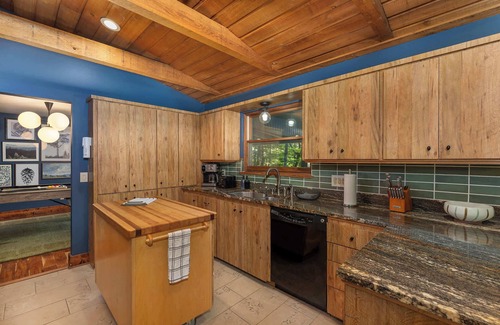 Wolf Laurel House | Epic Home Sleeps 20-Basketball Court-Hot Tub-Sauna