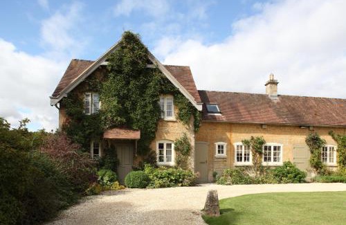Chipping Norton House | Epsom Cottage