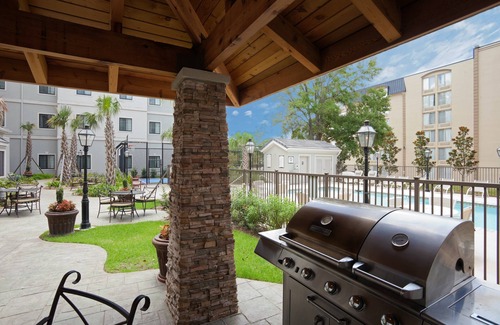 Lafayette Condo | Equipped Suite | Free Daily Breakfast, Outdoor Pool + Hot Tub Access
