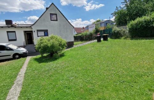 Kassel House | Erdgeschoss Ferienwohnung mit privater Küche, Badezimmer und WC, inkl Gratis Frühstück, Privat Parkplatz und WiFi