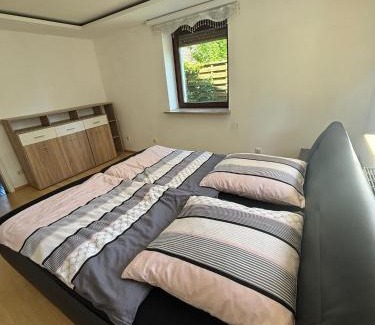 Pasing - Obermenzing Apartment | Erdgeschosswohnung neben Schloss Blutenburg mit privatem Garten