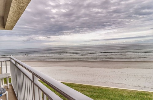 New Smyrna Beach Condo | Errol by the Sea unit 326-2bdrm/2bath Ocean Front Corner Unit