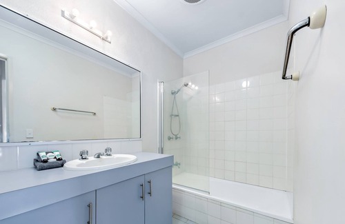 Jubilee Pocket Apartment | Erromango escape wifi pool