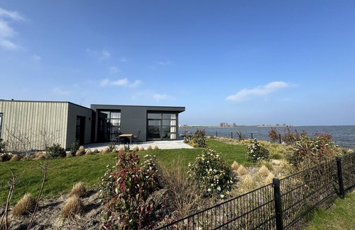 Enkhuizen House | Erste Reihe - mit Zaun - Premium-chalet Ijsselmeerstrand
