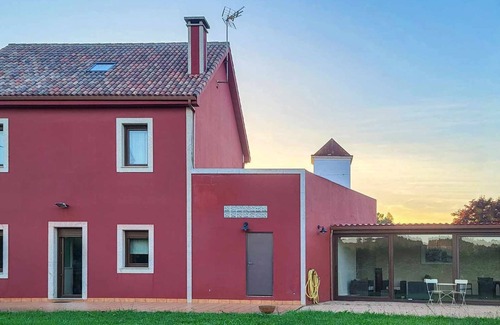 Queo de Abaixo House | AG Bértoa House, garden & exterior dining room x8