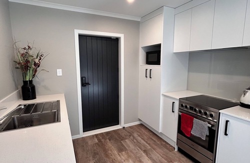 Palmerston North House | Escape on Esplanade: (Cozy 2-Bedroom Home near Park & Pool.