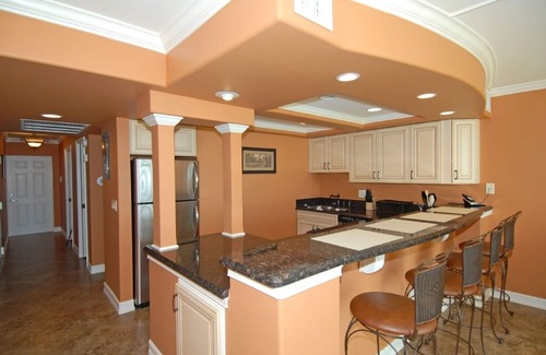 Deerfield Beach Condo | ESCAPE the cold.Gorgeous OCEANFRONT Getaway