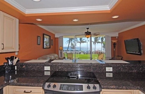 Deerfield Beach Condo | ESCAPE the cold.Gorgeous OCEANFRONT Getaway