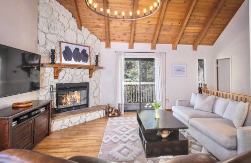 Arrowhead Villas House | Escape to a Lake Arrowhead Haven!