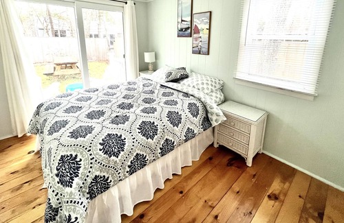 Popponesset Cottage | Escape to a seaside cottage in Popponesset. Beach less than 5 minutes away