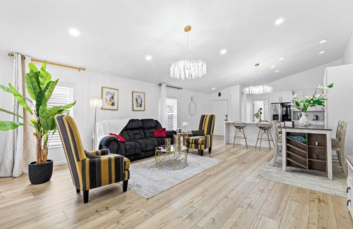 Lutz House | Escape to Florida Luxury – Lake View Pool Home in Lutz!