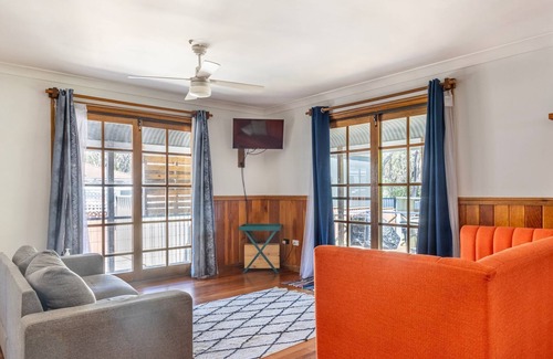 Sussex Inlet House | Escape to gorgeous Swan Lake.