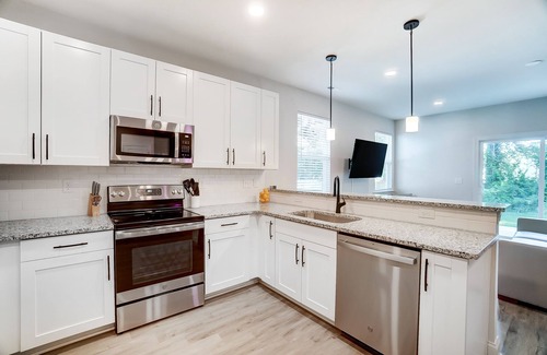 Oakdale House | Escape to Luxury I Charlotte Uptown Stunner
