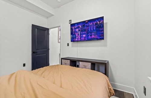 Glenwood Apartment | Escape to Luxury: Your Perfect Short Stay Haven Awaits!