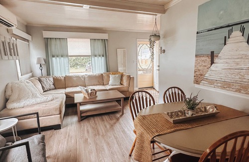 Kingsville Cottage | Escape to Paradise on 5th in Kingsville — a cozy bungalow cottage.