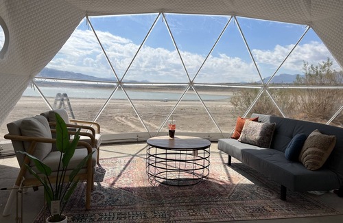 Levan House | Escape to Paradise: Geodome Oasis on a Sandy Beach with Breathtaking Lake Views!
