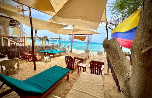 Bocachica Bed & Breakfast | Escape to Paradise! Ocean front room at Shekina Club House - Baru