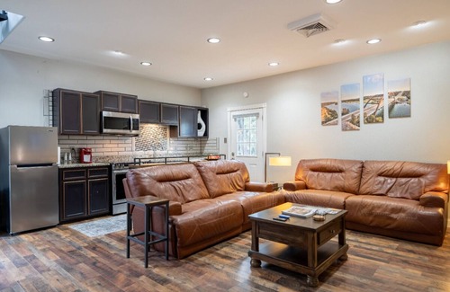 West Oak Hill House | Escape to Serene Luxury in this Cute Modern Minimalist 1 Bedroom Home in Austin!