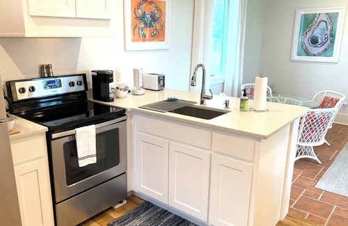 Tasley Cottage | Escape to the Eastern Shore -Upscale Romantic Waterfront getaway cottage w dock