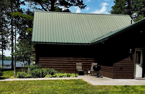 L'Anse Cabin | Escape to this peaceful cabin, perfectly situated directly on Huron Bay!