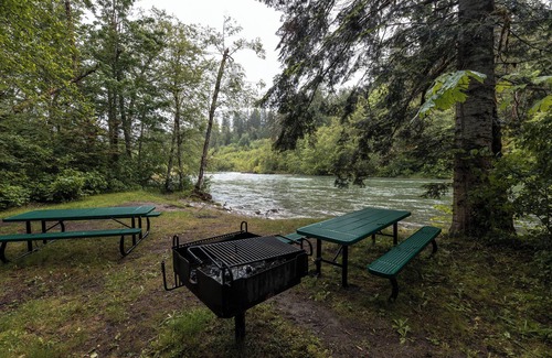 Skykomish Cabin | Escape to Tye Haus - Your Cozy Pacific Northwest Getaway!