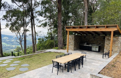 Woodhill House | Escarpment - Bush to Beach Views