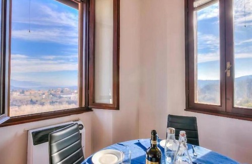Villanuova sul Clisi Apartment | Esclusiva Vista Lago con Piscina e Parcheggio -Salò-