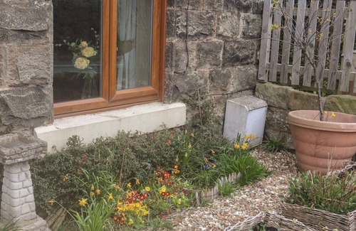 Aislaby Cottage | ESKSIDE COTTAGE, pet friendly, character holiday cottage in Sleights