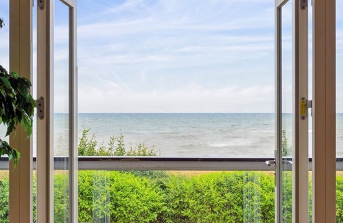 Dannemare House | "Esme" - 30m from the sea by Interhome