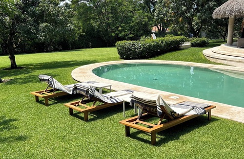 Yautepec House | Espaciosa y refinada casa campirana. Con alberca climatizada, jacuzzi y palapa.
