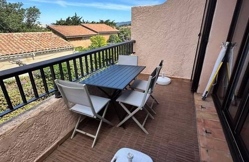 Le Brusc Apartment | Espadon Residence - Apartment 100m from the beach with 4 beds