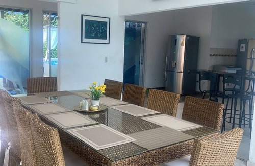 Ricaurte Villa | Espectacular Casa Campestres Villa Isabella en Condomio san Marcos Poblado