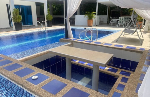 Ricaurte Villa | Espectacular Casa Campestres Villa Isabella en Condomio san Marcos Poblado