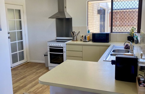 West Beach House | Esperance family retreat – 5 minutes walk from stunning West Beach