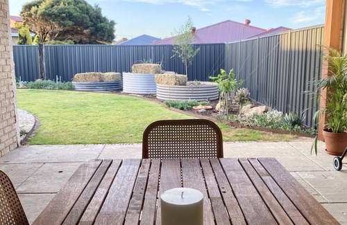 West Beach House | Esperance family retreat – 5 minutes walk from stunning West Beach