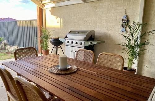 West Beach House | Esperance family retreat – 5 minutes walk from stunning West Beach