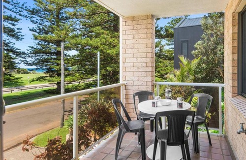 Thirroul Apartment | Esplanade Escape - Beachfront Family Bliss