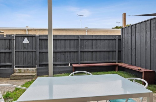 Torquay House | Esplanade Frontage 4-209